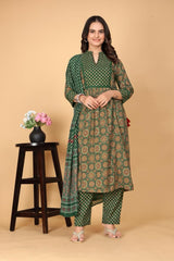 Green Pure Cotton Kurta  Pant & Dupatta